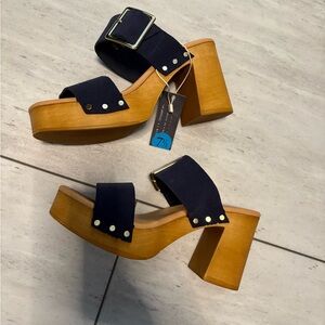 Elegant Navy and Tan Women's Mules 7.5 womens US